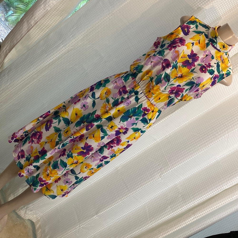 Floral sleeveless dress